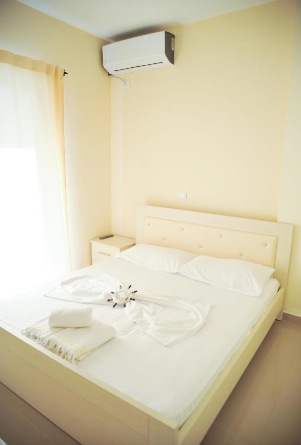 Vitamin Sea Sarandë Exterior foto